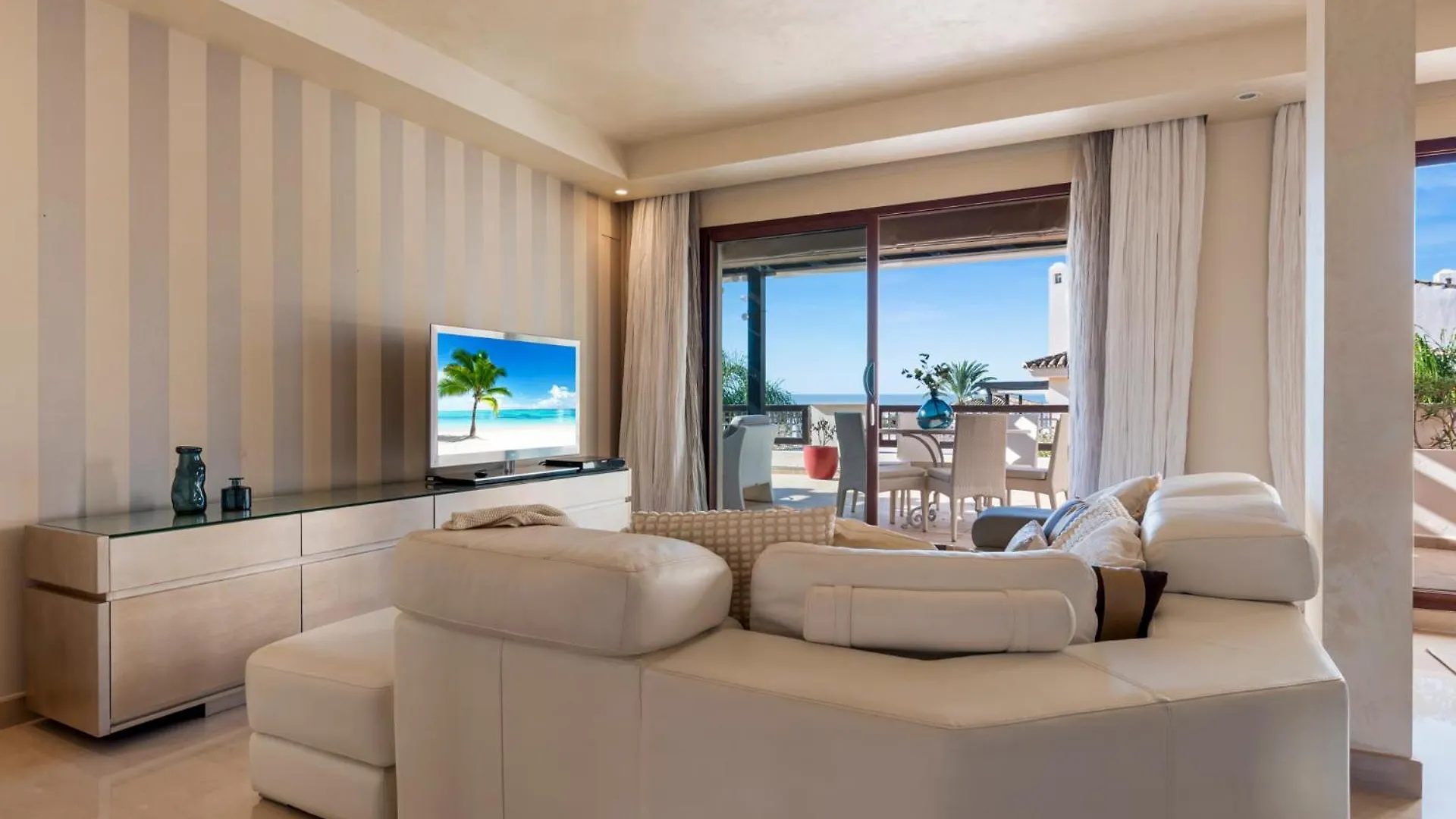 Stylish Apartment With Pool In Marbella By Costarentals - Ref M51