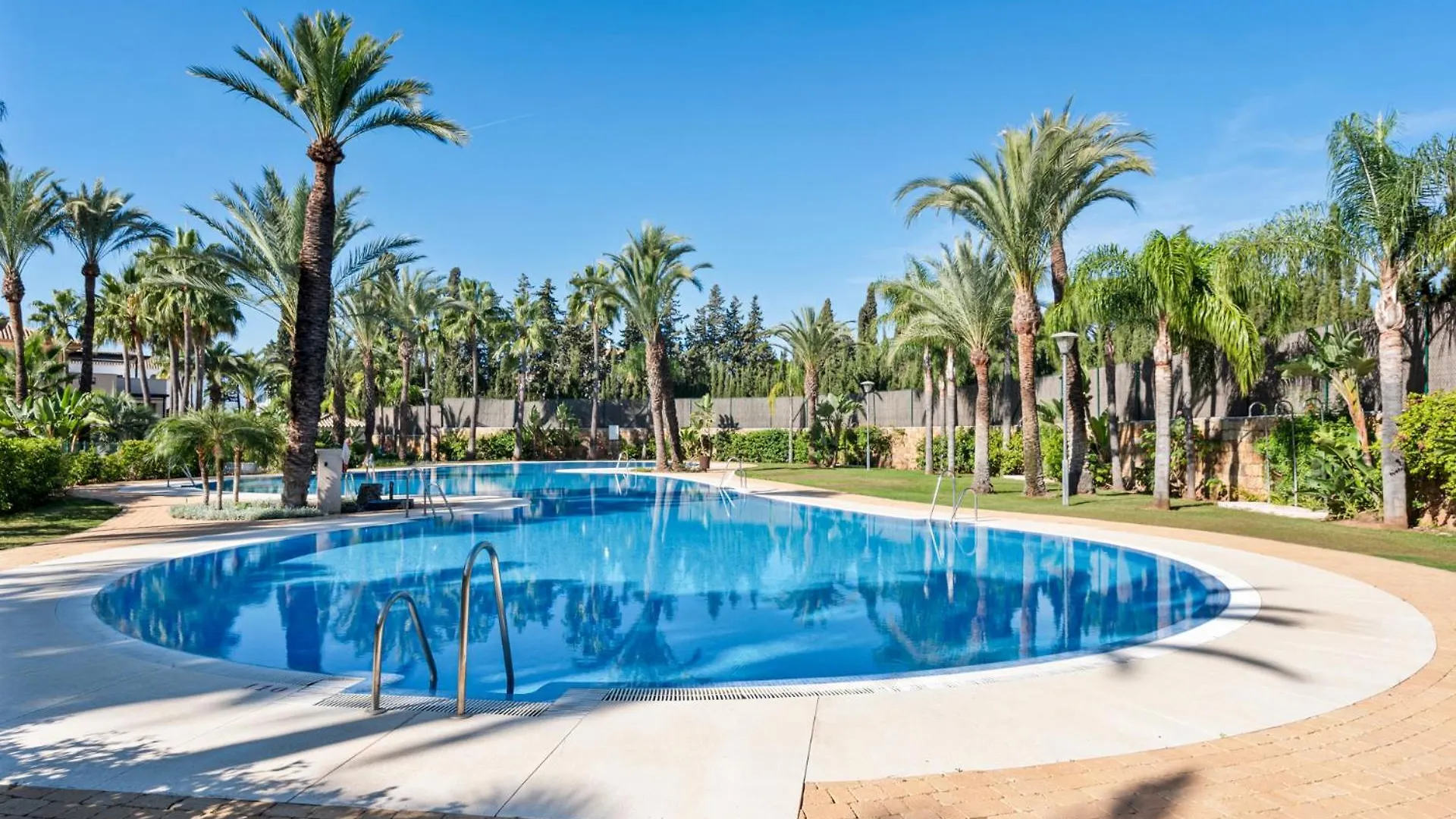 Stylish Apartment With Pool In Marbella By Costarentals - Ref M51